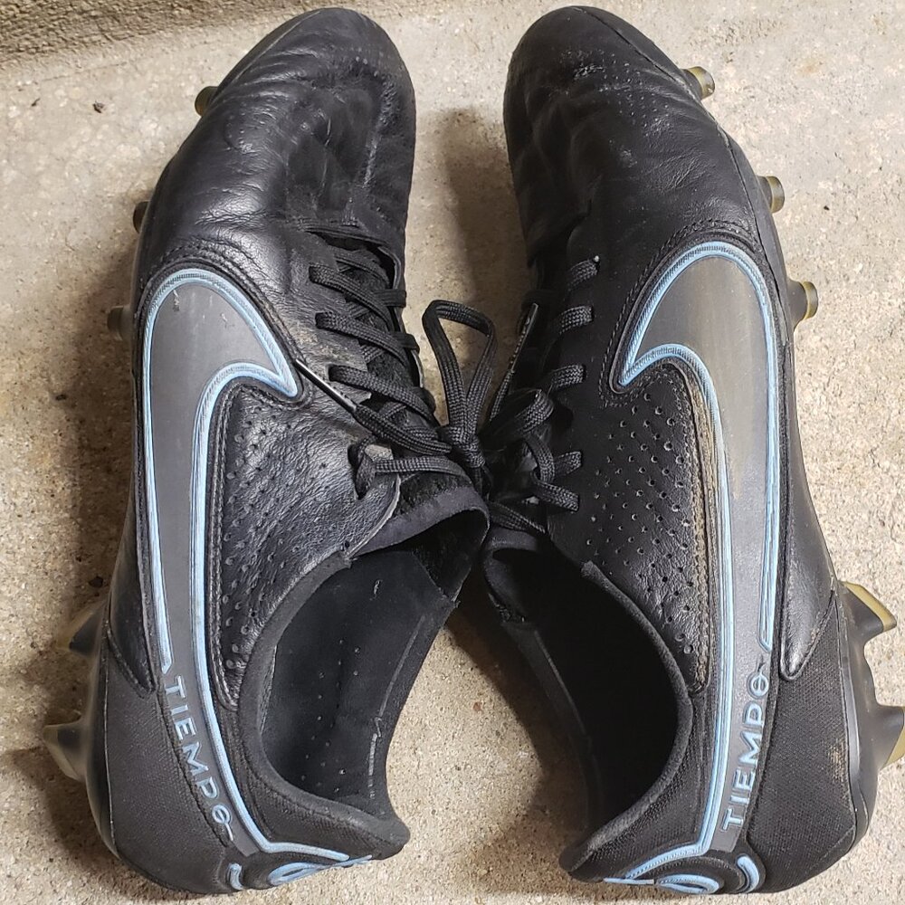 NIKE TIEMPO SOCCER CLEATS